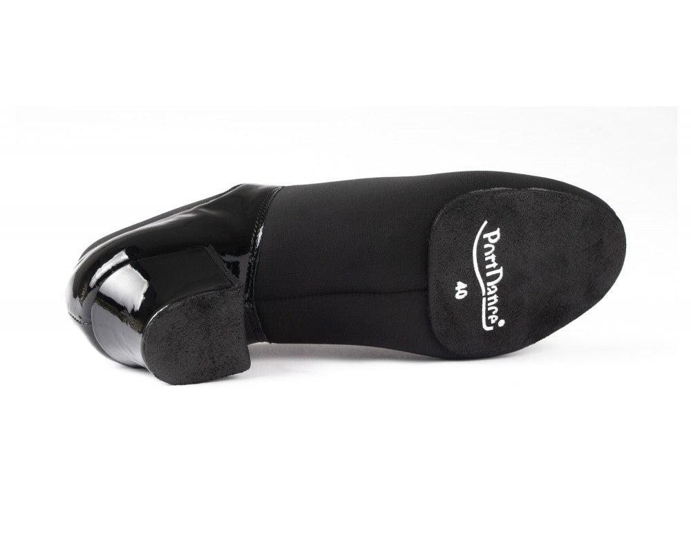 Die PD015 Tanzschuhe von Portdance sind schwarze Jazztanzschuhe mit glänzendem Absatz, ideal für Standardtänze.